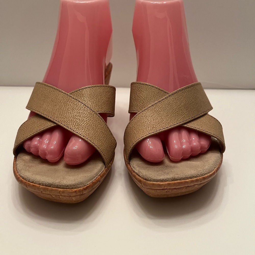 Italian Shoemakers tan heeled sandals, size 7.5M